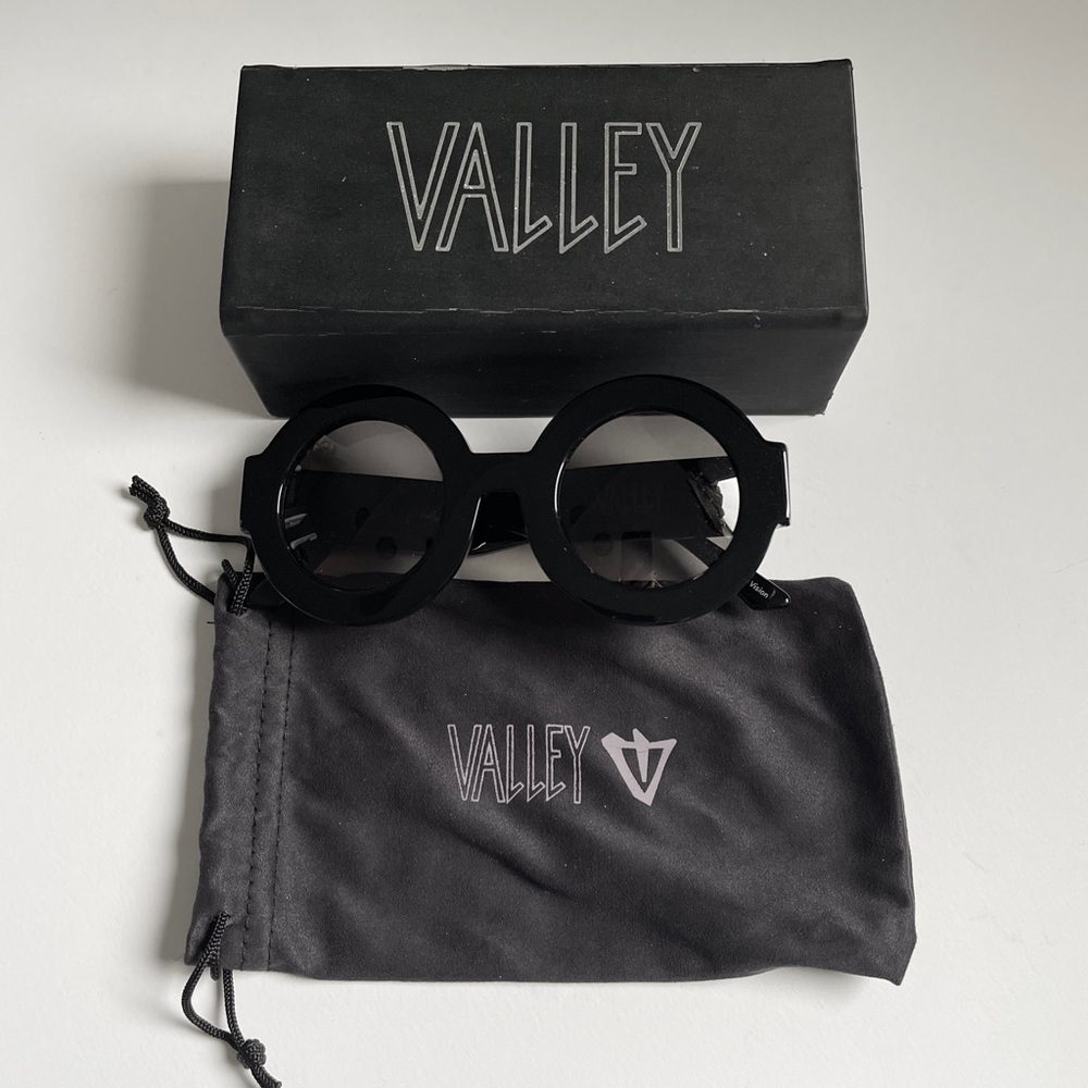 Valley Eyewear Scapula black gloss sunglasses